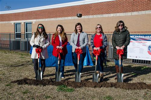Amy Parks-Heath ES Breaks Ground on Outdoor Learning Center 